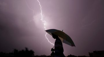 أمطار تصل للسيول.. انخفاض الحرارة 10 درجات وتحذير عاجل من هذه الظاهرة