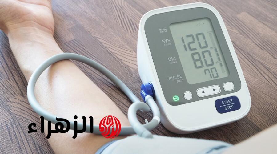 ما تتكلمش وأنت بتقيس الضغط..7 أخطاء شائعة قد تؤثر على قراءة ضغط الدم