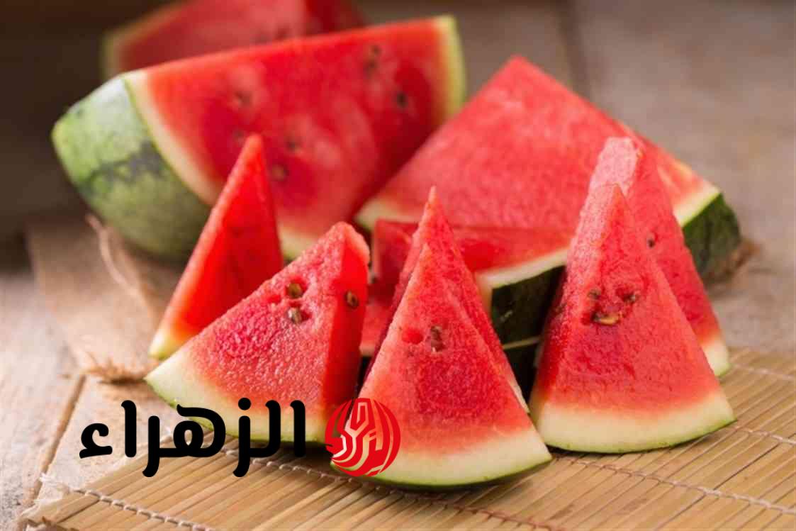 يسبب التسمم.. احذر من خطأ شائع عند تناول البطيخ