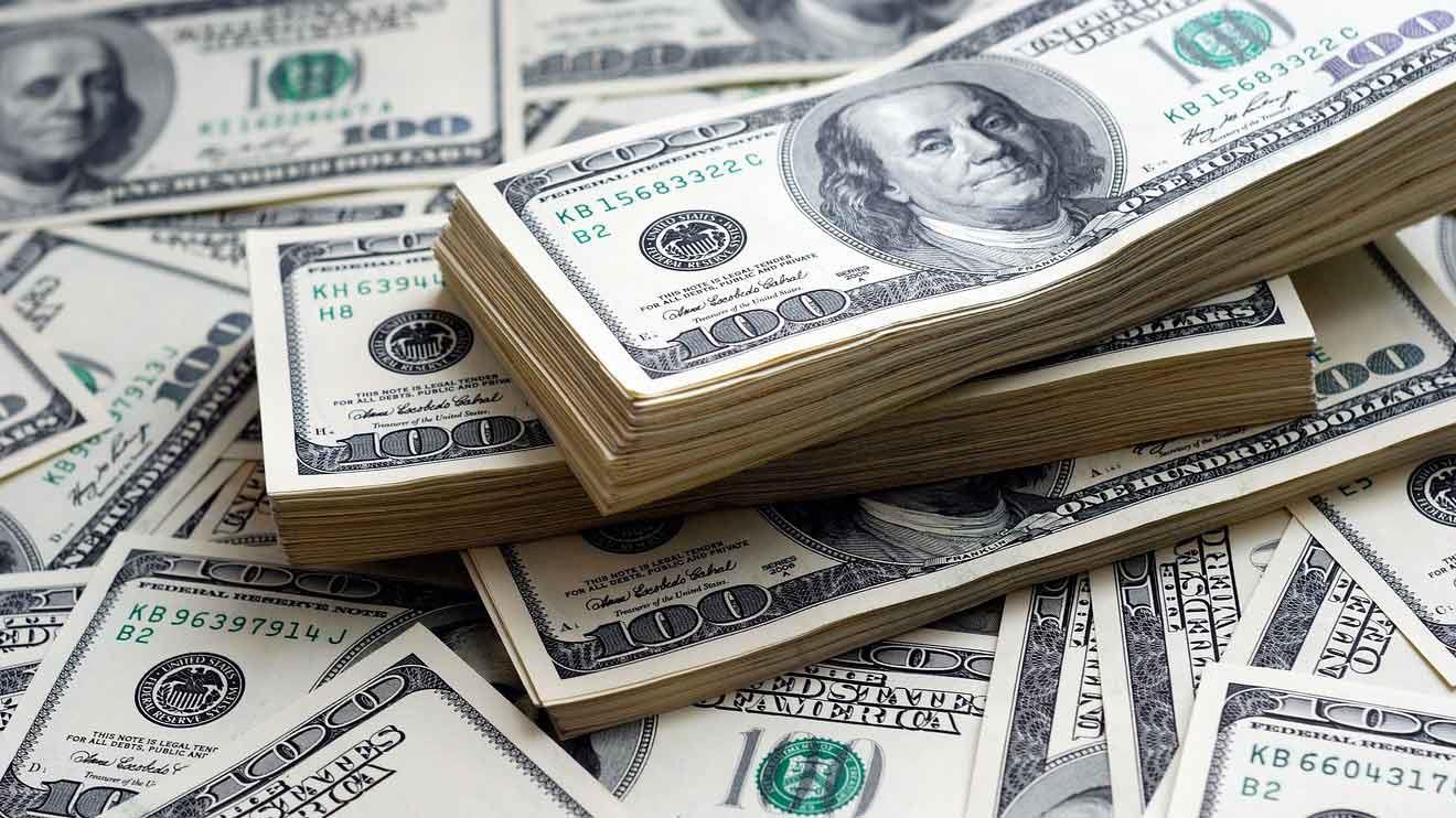 وسط ترقب قرار المركزي.. الدولار يصل لهذا المستوى في البنوك رسمياً