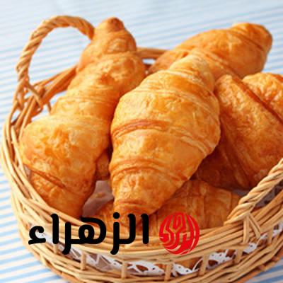ألذ كرواسون فرنسي بالشيكولاتة الشهية واللذيذة وأضمن من محلات المخبوزات