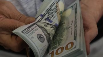 قفزة تاريخية.. أسعار الدولار ترتفع أكثر من جنيهين مقابل الجنيه في نهاية تعاملات اليوم الأحد
