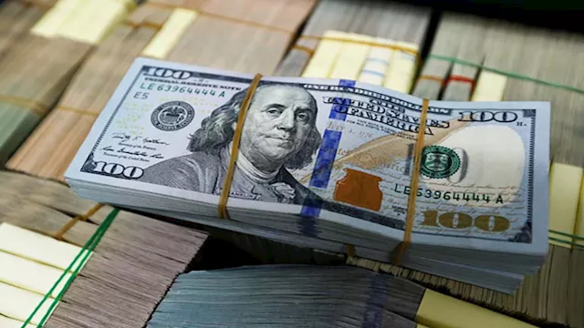 سعر الدولار في مصر يقفز فوق 54 جنيهاً للمرة الأولى على الإطلاق