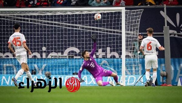 ليفركوزن يتقدم على بايرن ميونخ بهدف وطرد جاكسون في الشوط الأول