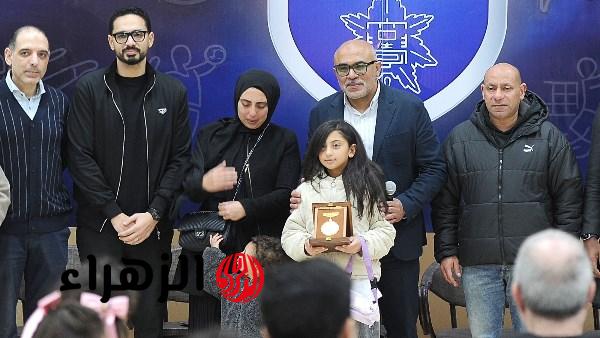 نادي الزهور يكرم ابنة الشهيد ومحاربة السرطان في إفطار أسرة الرياضة
