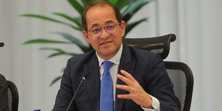 المالية تحدد 16 مارس موعدًا لبدء صرف مرتبات العاملين بالدولة
