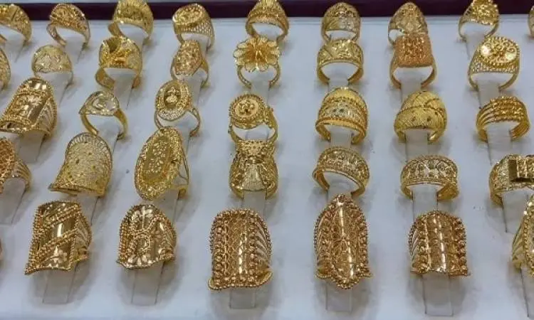 تحديث: عيار 21 يستقر بعد تراجع 50 جنيهًا.. تعرف على أسعار الذهب اليوم