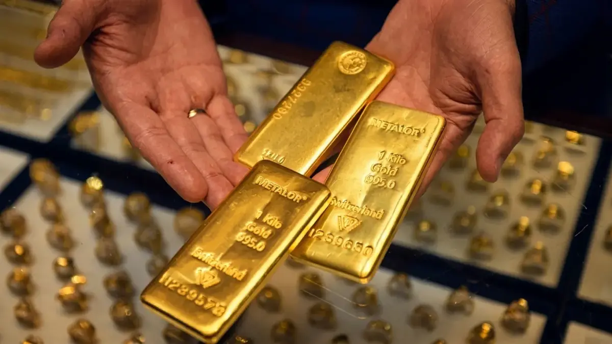 أسعار الذهب في مصر اليوم: استقرار مفاجئ بعد صعود المعدن النفيس عالميًا