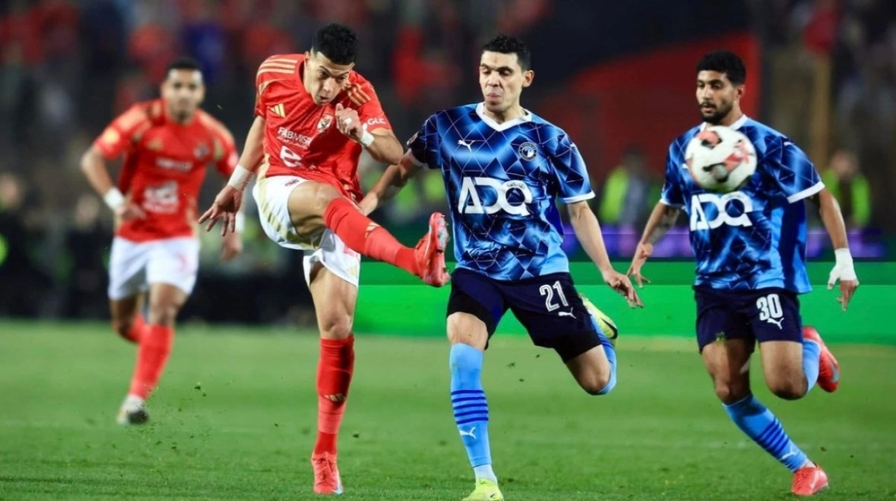 مباراة Al Ahly vs Pyramids.. القنوات الناقلة بجودة عالية لقمة الاهلي وبيراميدز في ماتش حسم الدوري المصري.. دقائق نارية