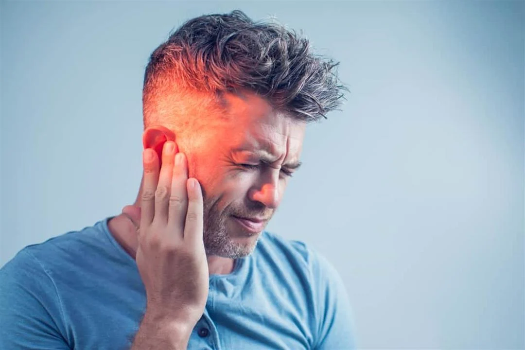 احذر.. 8 علامات تحذيرية لالتهاب الأذن لا تتجاهلها أبدًا