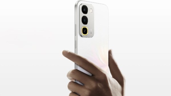 بمواصفات جبارة.. ريلمي تطلق وحش الفئة المتوسطة Realme C100 4G