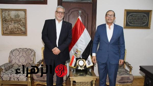 أيمن علي حسن يجتمع بالخبير الإيطالي كريستيانو فلوبي لقيادة منتخب الدراجات للمضمار