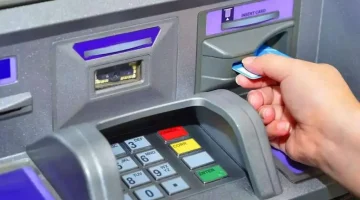 لو اتسحبت منك.. خطوات استعادة بطاقة الفيزا من ماكينة الـ ATM