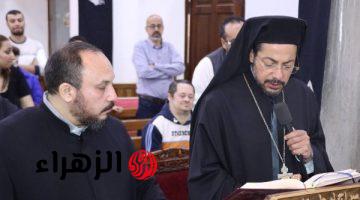 الأنبا باخوم يترأس صلاة ليلة الأربعاء من البصخة المقدسة بكنيسة العذراء بشبرا