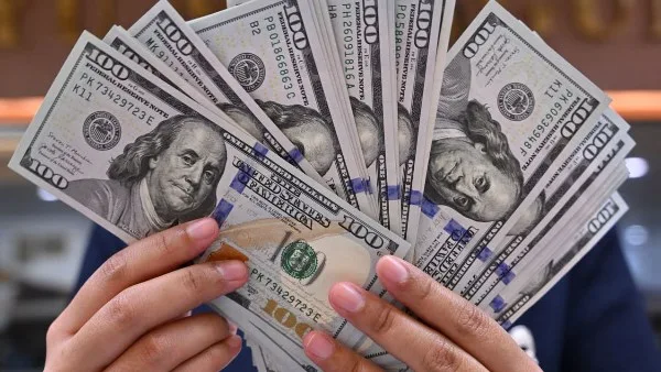 آخــر تحــديــث.. سعر الدولار مقابل الجنيه المصري اليوم الأثنين 20/4/2026 بيــع وشــراء