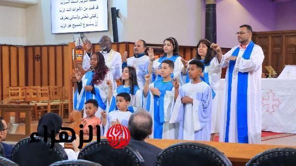 الكنيسة الأسقفية تخصص ركنًا للصم بقداس العيد وتوفر ترجمة فورية بلغة الإشارة