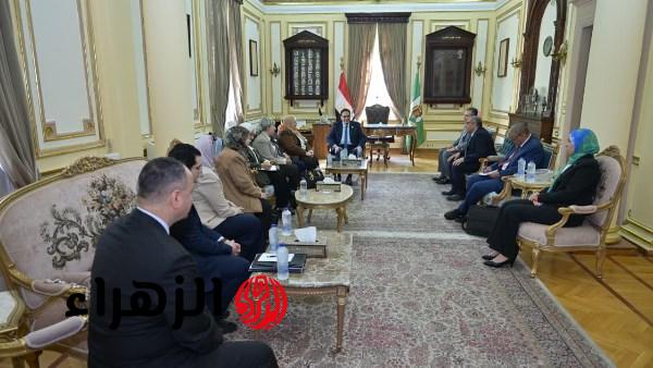جامعة القاهرة تستقبل وفد ضمان الجودة لتعزيز منظومة الاعتماد بكلية الصيدلة