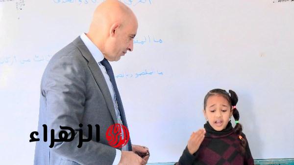 خلال جولته بمدارس الشرقية|طالبة تلقي قصيدة عن الأم ووزير التعليم يشيد بآداءها