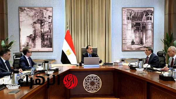 رئيس الوزراء يتابع الموقف المالي للهيئة المصرية للشراء الموحد وسداد مستحقات الشركات الموردة