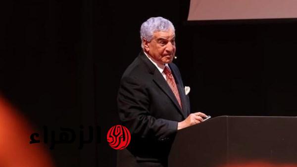 زاهي حواس يقدم محاضرة عن كليوباترا في كالياري الإيطالية بحضور 2000 شخص ويؤكد مصر آمنة