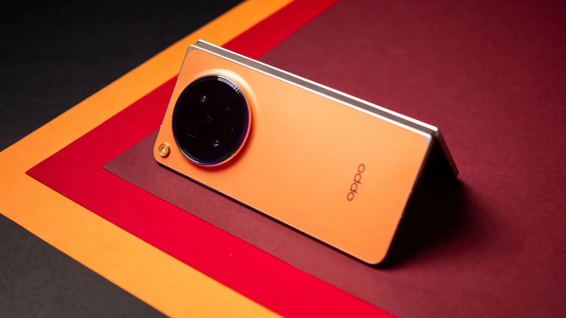 سعره مفاجأة.. مواصفات هاتف Oppo Find N6 القابل للطي