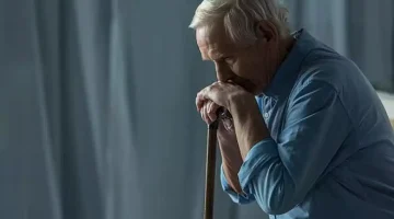 أسباب كثرة التبول لكبار السن وعلاجه.. هل له دلالات خطيرة؟