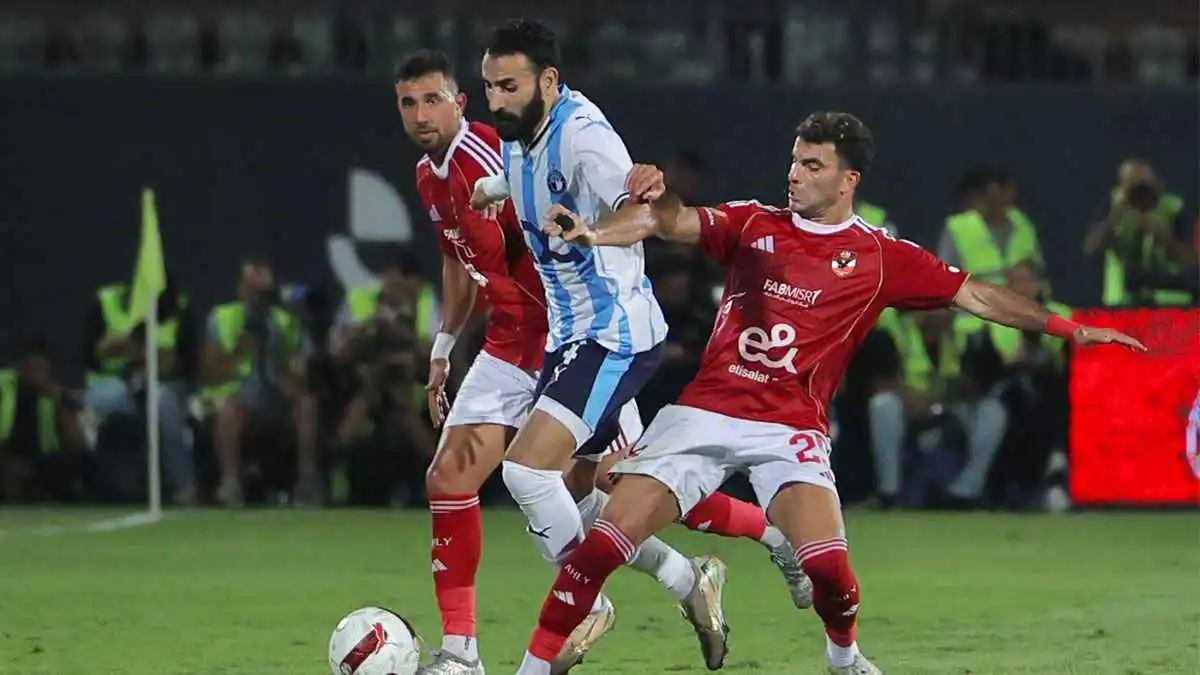 موعد مباراة الأهلي وبيراميدز اليوم في الجولة الرابعة الحاسمة من الدوري المصري 2026 والقنوات الناقلة مع المعلق