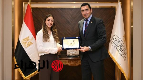 مفاجأة مدوية بعد تتويج هانيا الحمامي ببطولة الجونة الدولية للاسكواش ودعم وزير الرياضة