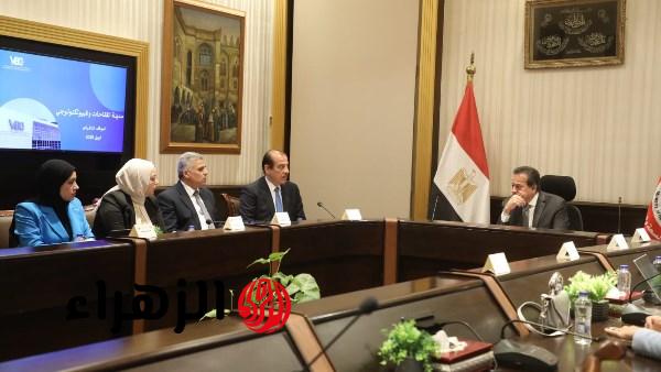 وزير الصحة يبحث مستجدات مدينة اللقاحات ويعلن إطلاق أكاديمية VBC لتوطين الصناعات الحيوية