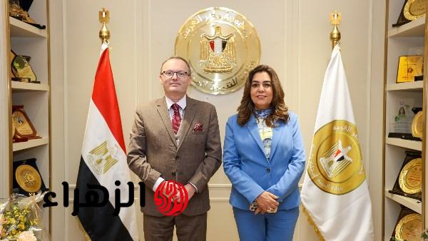 وزيرة التنمية المحلية تبحث مع سفير التشيك بالقاهرة مجالات التعاون المشترك