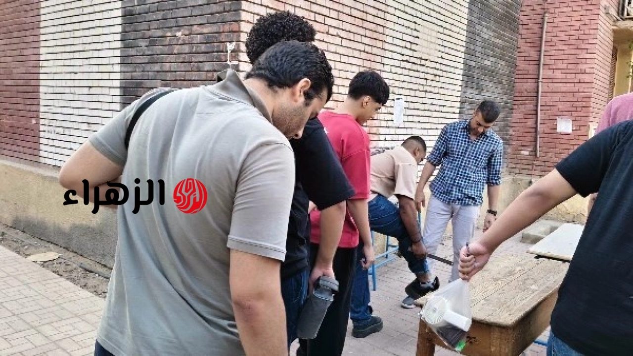 بدء دخول الطلاب إلى لجان الثانوية العامة لإجراءات التفتيش قبل امتحان اللغة العربية