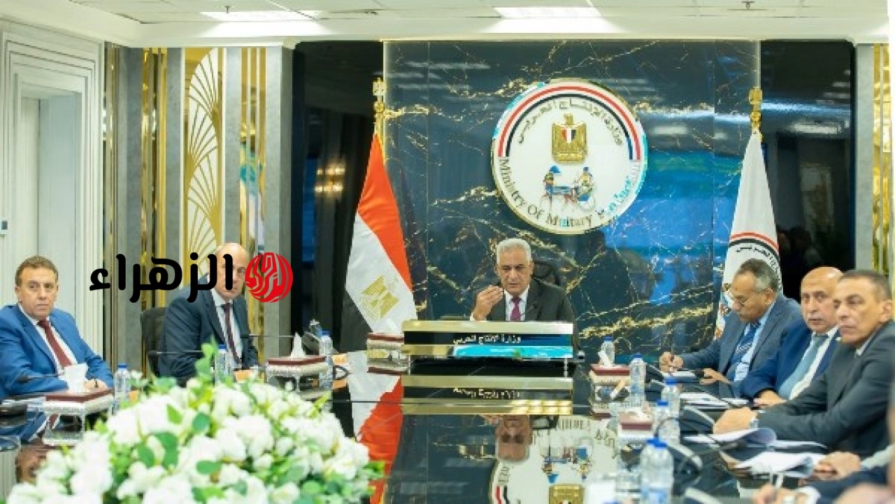 وزير الإنتاج الحربي يؤكد متابعة تنفيذ مشروعات قرى حياة كريمة ويلزم بالانتهاء دون تأخير