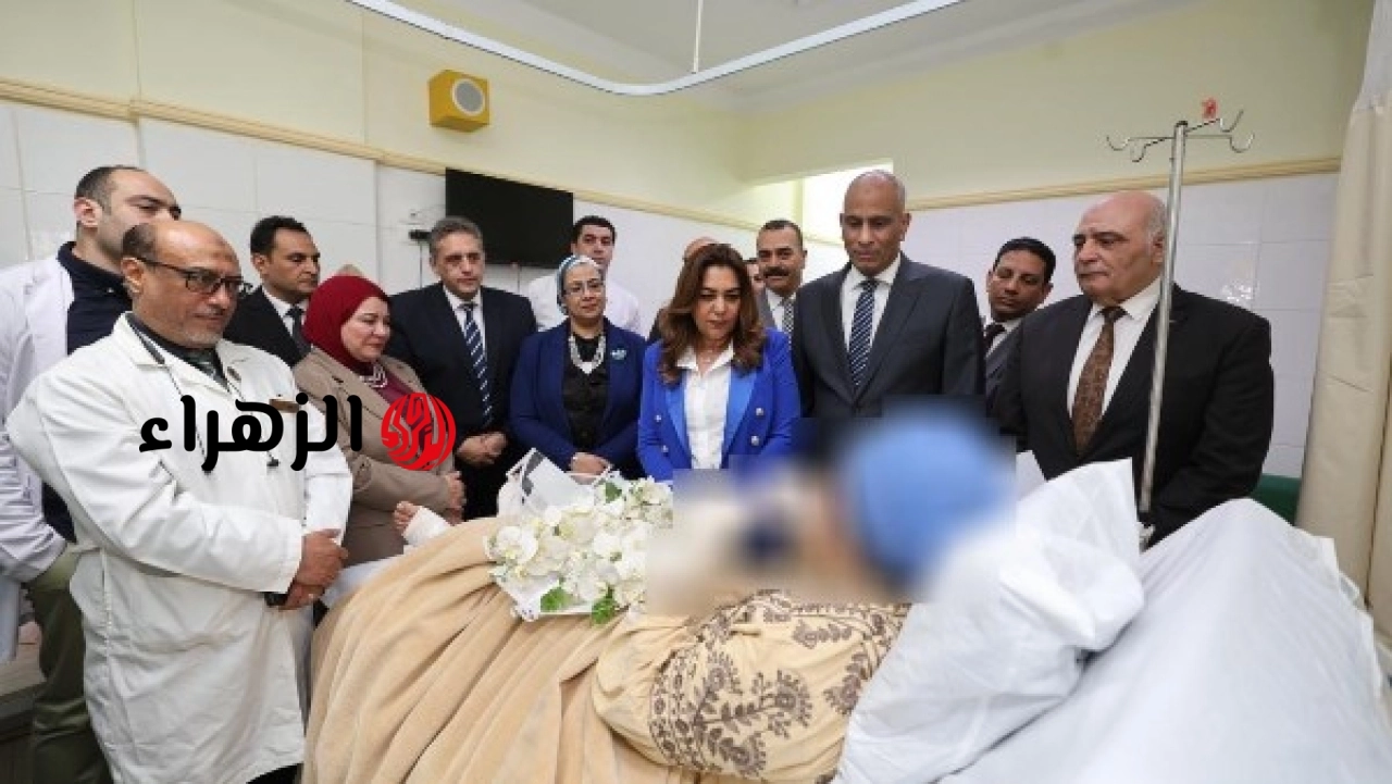 وزيرتا التنمية المحلية ورئيسة القومي للمرأة ومحافظ كفرالشيخ يتفقدون حالة رئيسة قرية بمركز قلين بعد واقعة الاعتداء